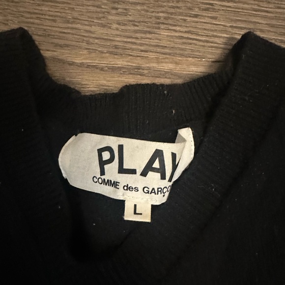 Barely Worn 100% Wool Comme Des Garçons Play Sweater - Picture 3 of 3